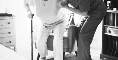 por que dejan de caminar las personas mayores