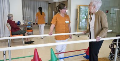 Caídas en personas mayores: riesgos, causas y prevención 6 residencias públicas