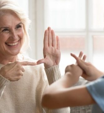 Cómo comunicarse con una persona mayor con sordera 3 como comunicarse con una persona mayor con sordera