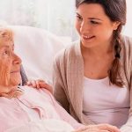 como tratar a personas mayores con alzheimer