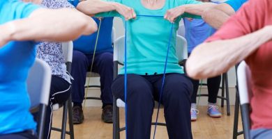 ejercicios de gimnasia para mayores sentados