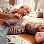 formas de cuidar a personas mayores en casa