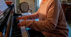 la importancia de la musica en personas mayores