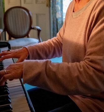 la importancia de la musica en personas mayores