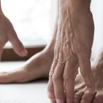 por que duelen las piernas a las personas mayores