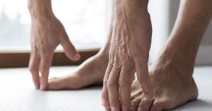 por que duelen las piernas a las personas mayores